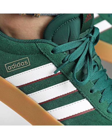 Scarpe da ginnastica ADIDAS VL COURT 3.0 IH4790 verde in camoscio con dettagli in camoscio  
