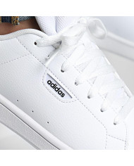 Scarpe da ginnastica ADIDAS URBAN COURT IE0927 bianca con dettaglio anteriore nero
