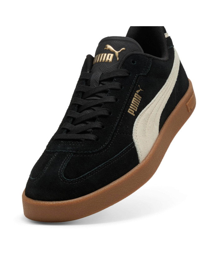Sneakers PUMA CLUB II ERA SUEDE 400717 in alternanza di camoscio nero e pelle nera, con suola marrone. 
