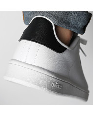 Adidas Sneaker Urban Court IE0928 bianco con dettaglio dietro nero 
