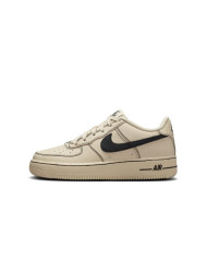 NIKE AIR FORCE 1 LV8 4 HJ4563 COLOR kAKHI CON IMPUNTURE NERE

