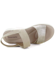 SCIOCCANTE MIN-A3321 sandali da donna colore beige.
