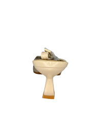 Wellspring tacchi donna con dettaglio sulla punta 
