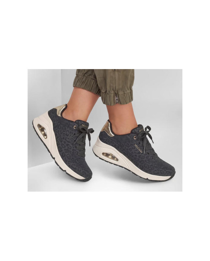 Skechers da donna con suola rialzata nel tallone con stampa animalier 
